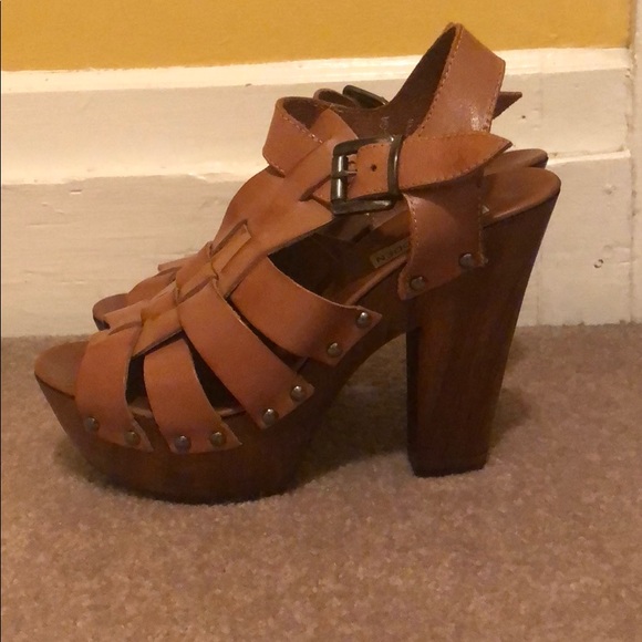 Steve Madden Larissa Shoes - Picture 2 of 5